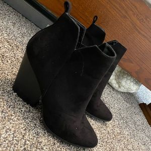 Black booties from LuLu’s Boutique • Size: 7.5 • suede material